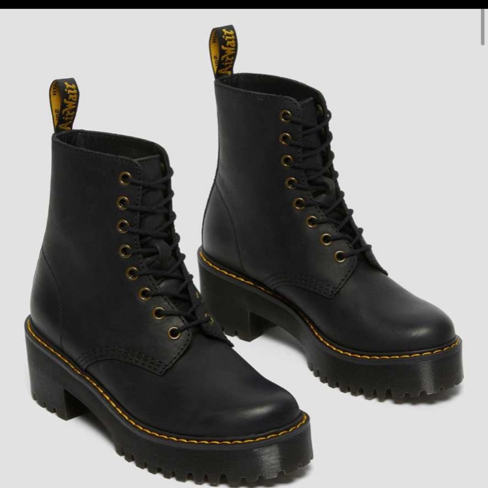 SHRIVER HI WOMEN'S WYOMING LEATHER HEELED BOOTS - size 8